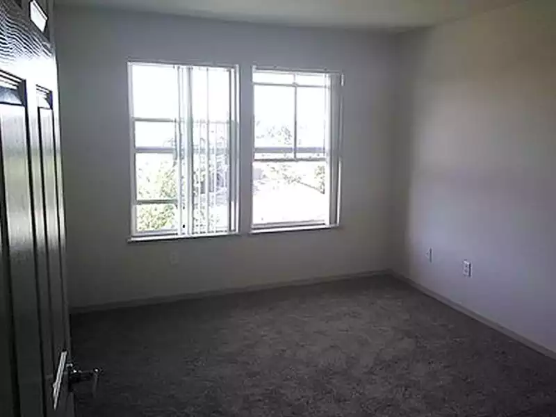 Bedroom with two windows | Natomas Park