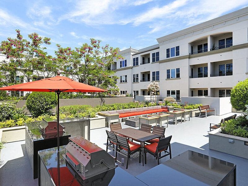 BBQ & Picnic Area | Six1Five Apartments in Santa Rosa, CA