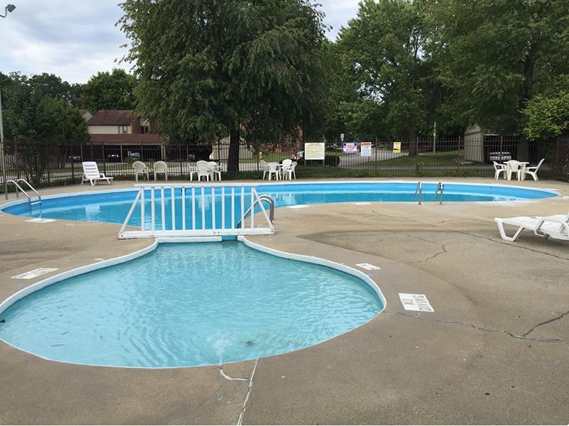 Swimming Pool | Walnut Trails Apartments in Elkhart, IN