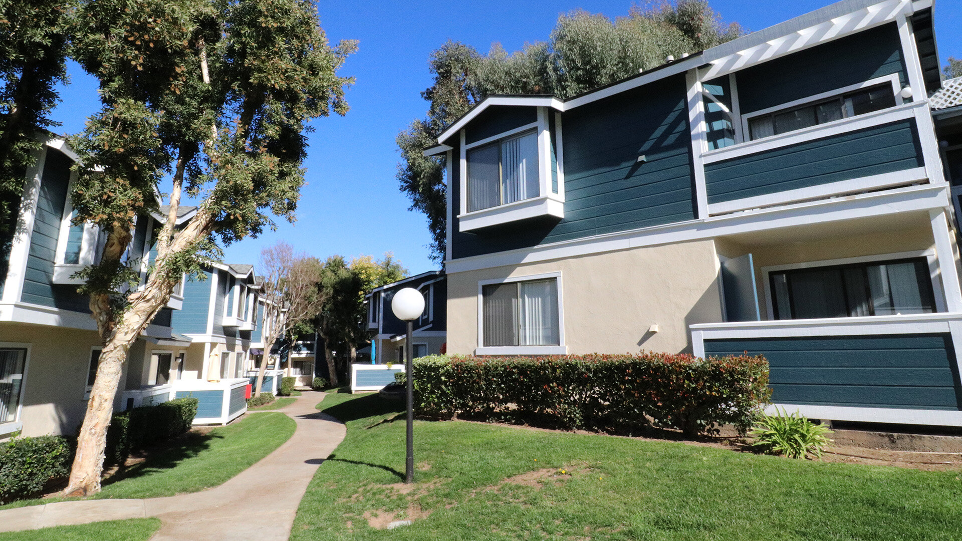 Meadowood Apartments in Corona, CA