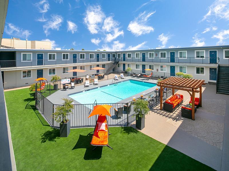 Swimming Pool | Bay Vista Apartments
