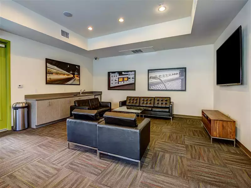 Clubhouse Lounge | Monterey Station Apartments in Pomona, CA