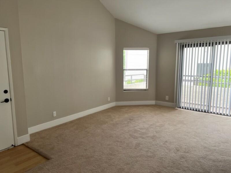 Front Room | D202 | The Heights on Superior