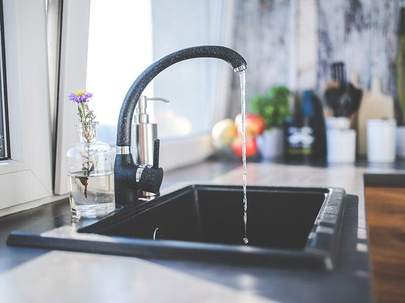 Kitchen | 7709 Lankershim Apartments
