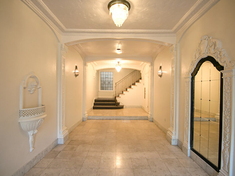 Entry Hallway | 2232 North Point Apartments