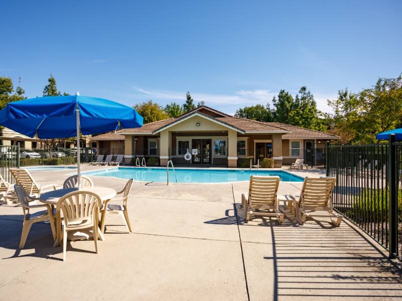 Swimming Pool | Arlington Creek Apartments