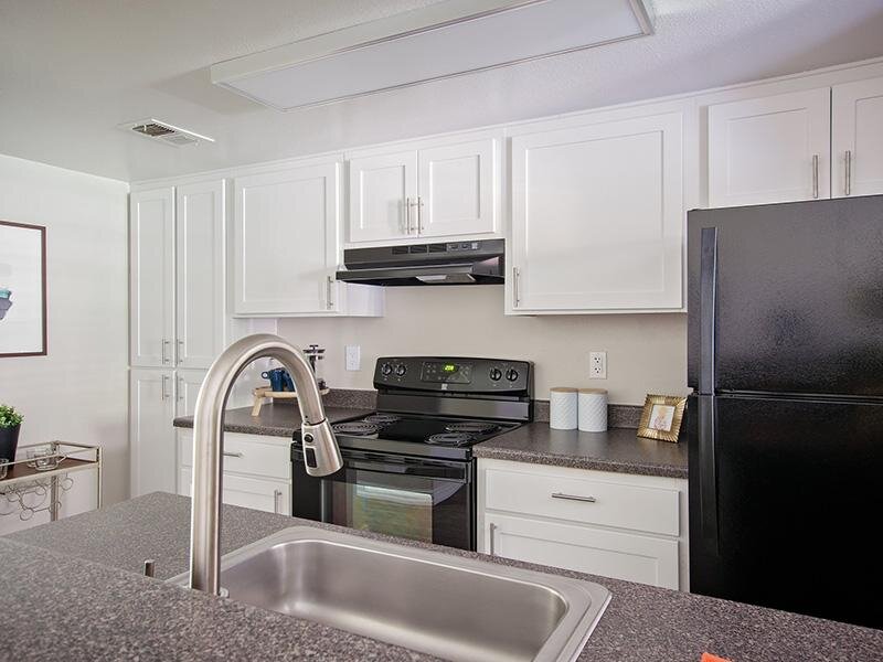 Kitchen | Embarc at West Jordan