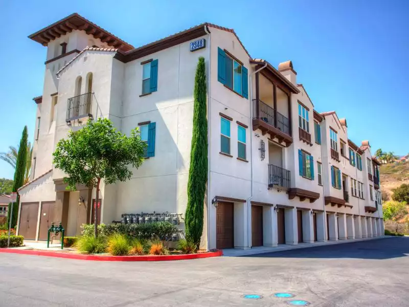 Palisades Sierra Del Oro Apartments | Apartments in Corona, CA