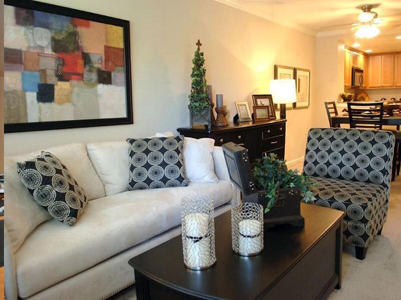Living Room | Bella Vista Apartments in Santa Clara, CA