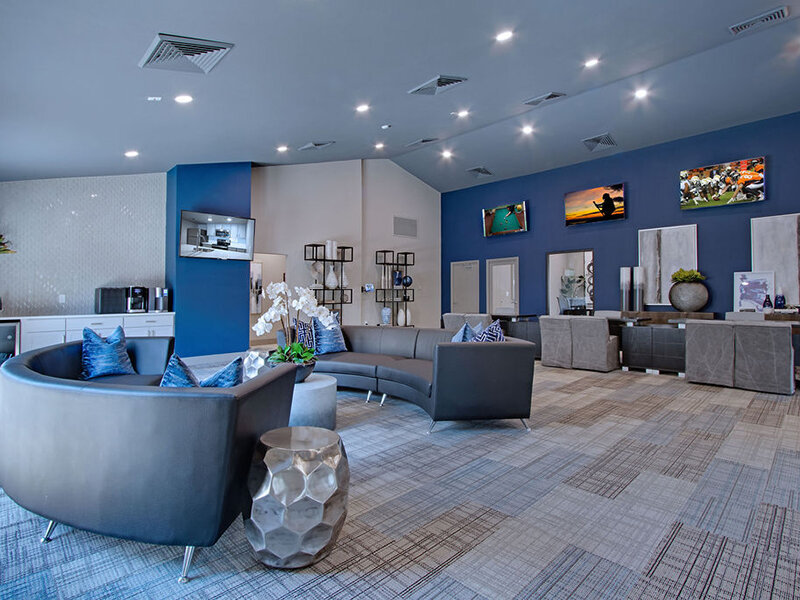 Luxury Leasing Office | Knight Vest