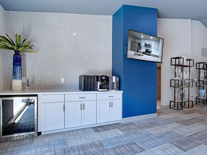 Spacious Leasing Office | Knight Vest