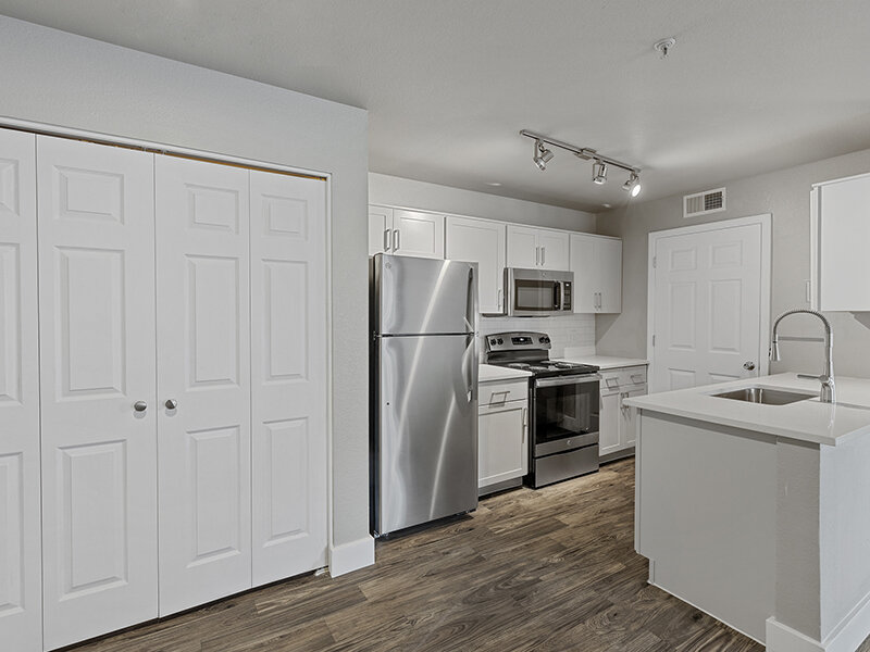 Spacious Kitchen | Knight Vest