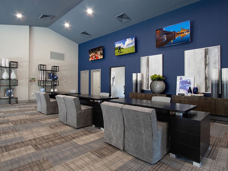 Leasing Desk | Knight Vest