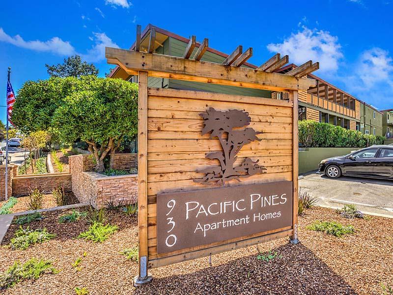 Sign | Pacific Pines