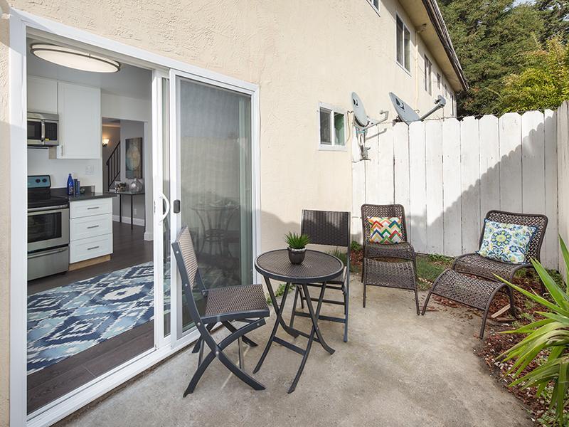 Backyard | Greenleaf Apartments in Hayward, CA