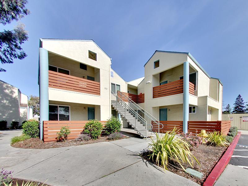 Exterior | Hampshire Apartments in Redwood City, CA