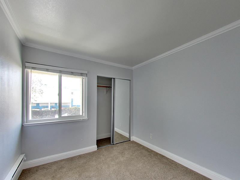 Room | Hampshire Apartments in Redwood City, CA