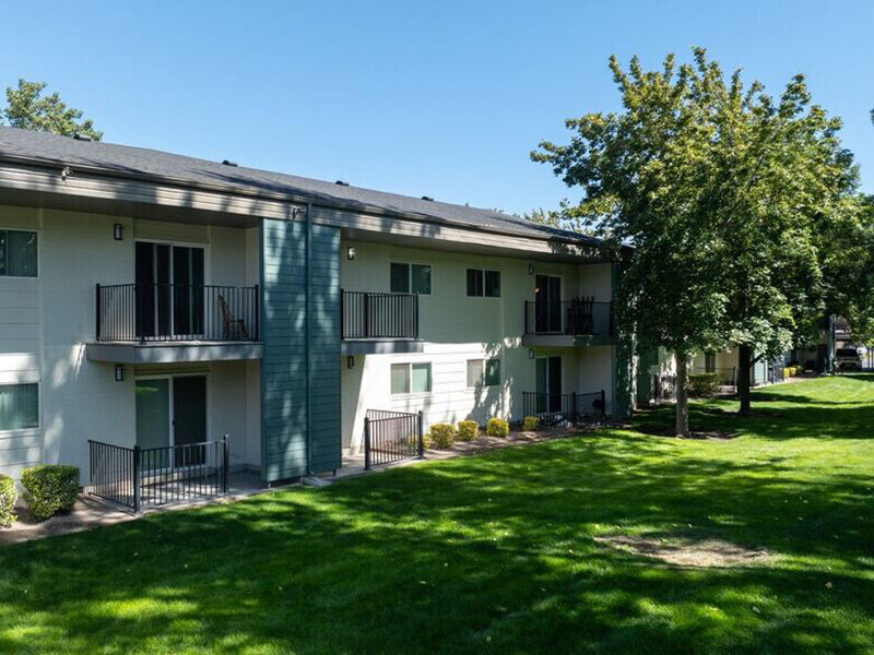 Apartment Complex Exterior | Aspenwood