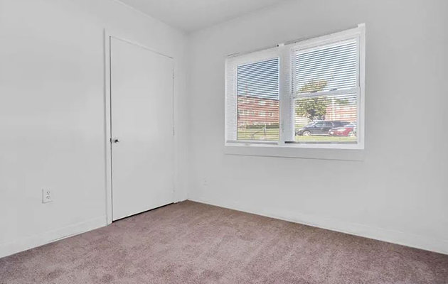 5501 @ Norwood Community Features