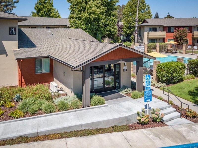 Club House Exterior | Parkwood Apartments