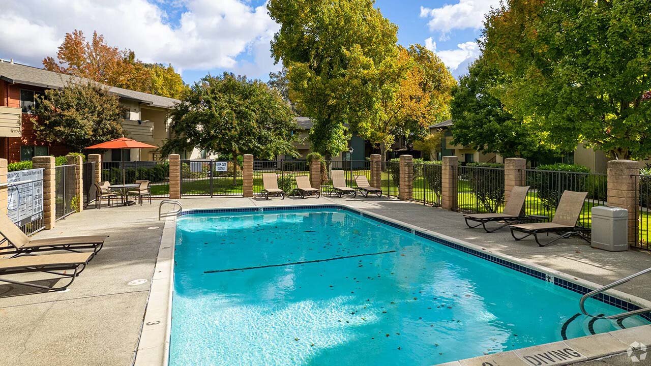 Parkwood Apartments Neighborhood