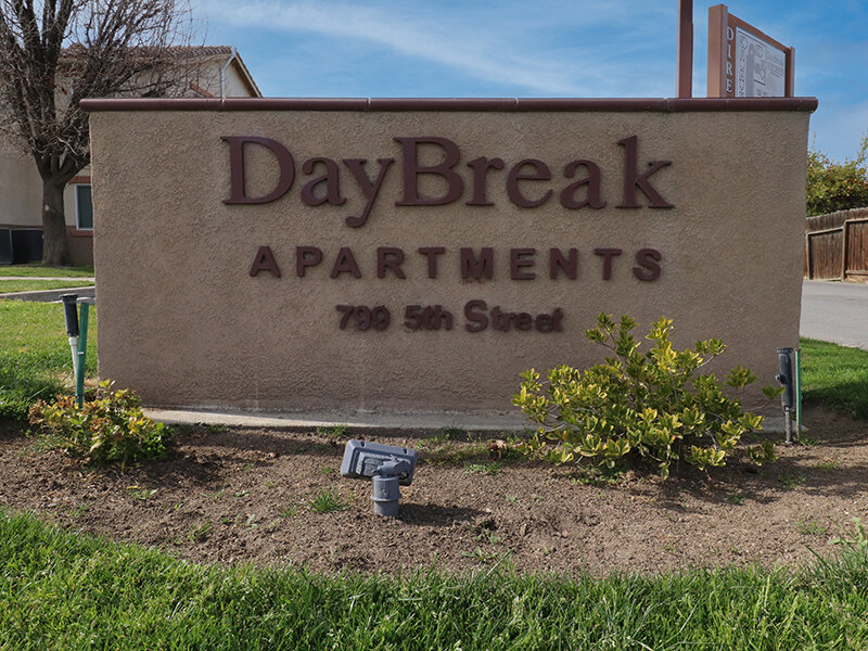 Monument Sign | Daybreak