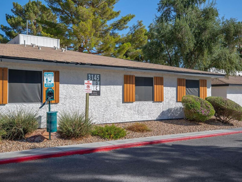 Apartment Complex | Tides on West Cheyenne