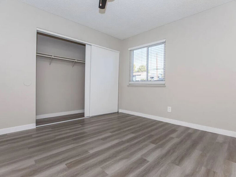 Closet | Tides on West Cheyenne