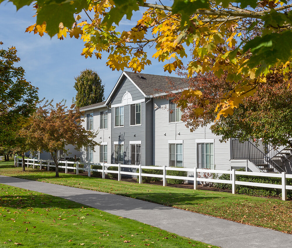 Apartment Exterior with Walking Paths throughout | Sunfield Lakes