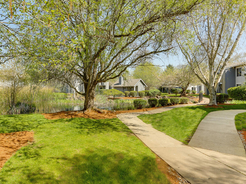 Beautifully Landscaped Grounds | Sunfield Lakes Thumbnail