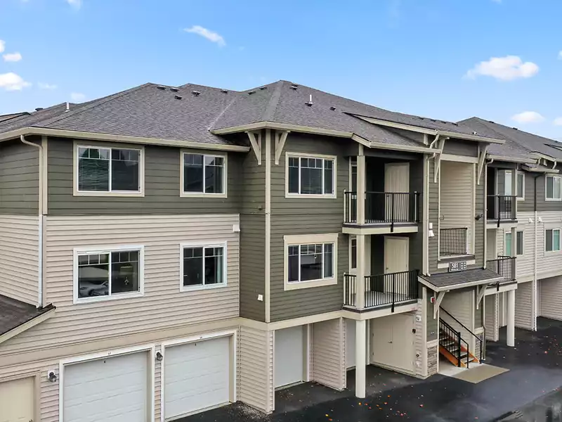 Garages | Baseline Woods Apartments in Beaverton, OR