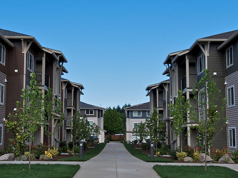 Sidewalk | Baseline Woods Apartments in Beaverton, OR