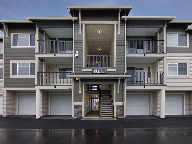 Apartment Building | Baseline Woods Apartments in Beaverton, OR