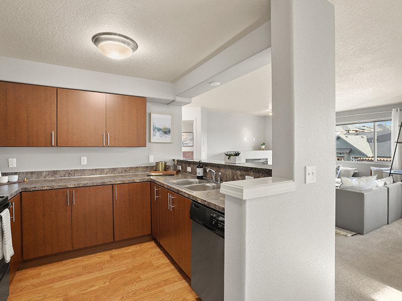 Kitchen | Cedar Falls Apartments in Portland, OR