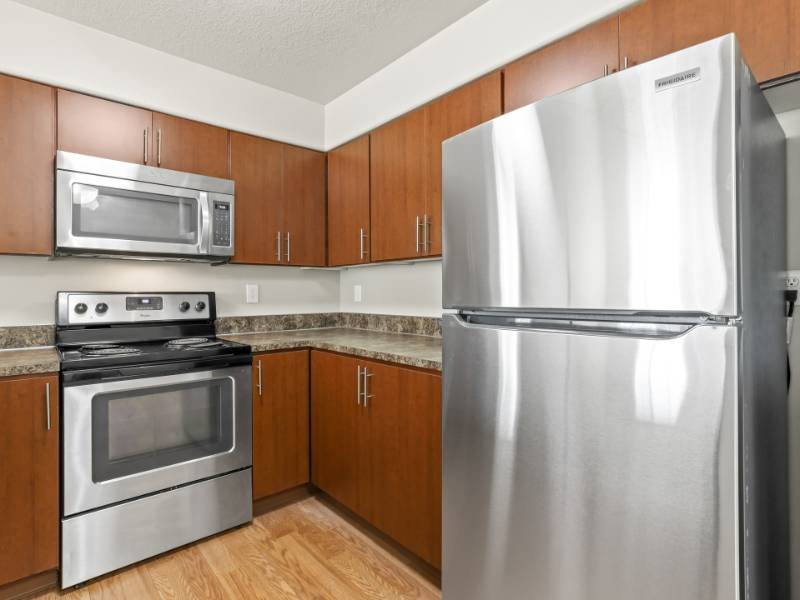 Stainless Appliances | Cedar Falls Apartments