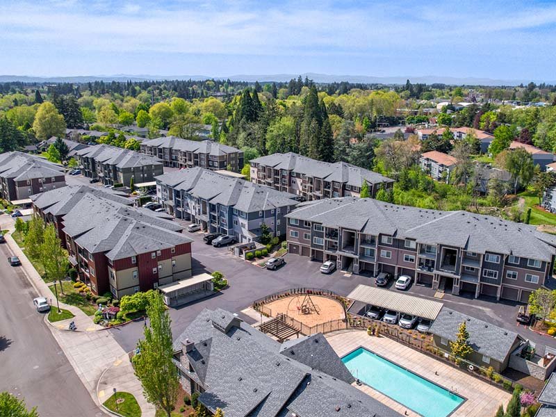 Apartments with a Swimming Pool | Cedar Falls Apartments