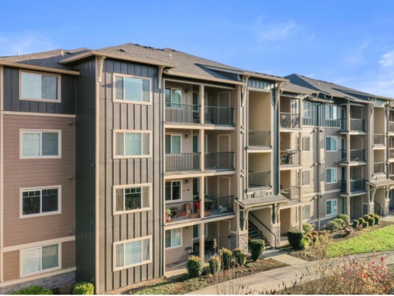 Building Exterior | Cedar Falls Apartments in Portland, OR
