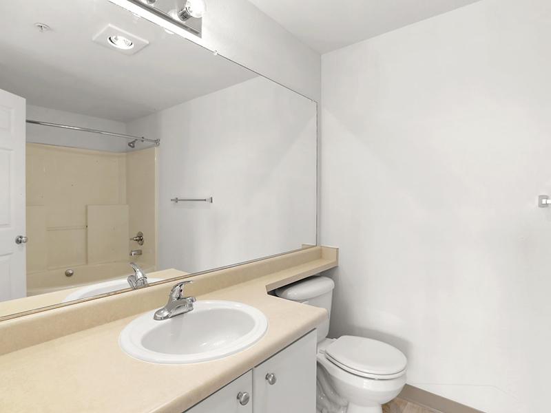 Bathroom with Tub | North Ridge Apartments