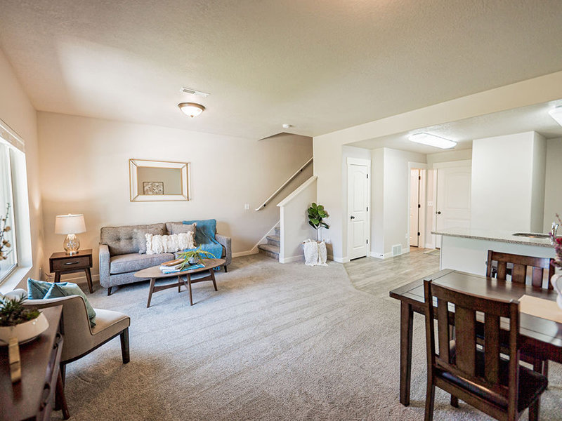 Front Room | Mountain View Townhomes in Ogden, UT