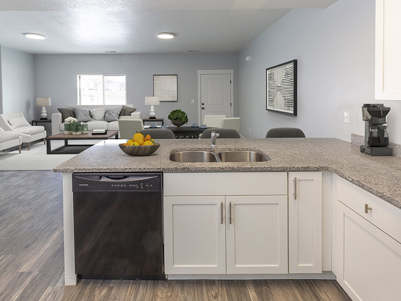 Fully Equipped Kitchen | Mountain View Townhomes