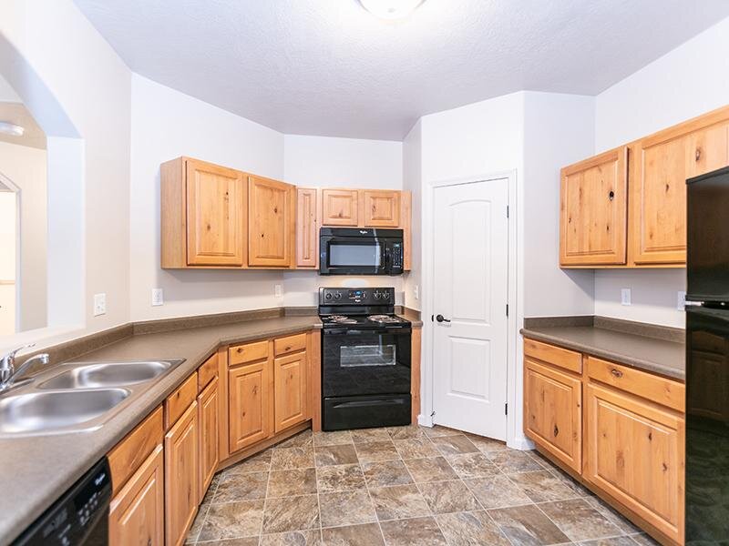 Kitchen | The Ridge at Blackmore Apartments in Casper, WY