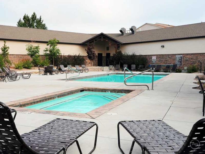Pool and Hot Tub | The Village at Silver Ridge