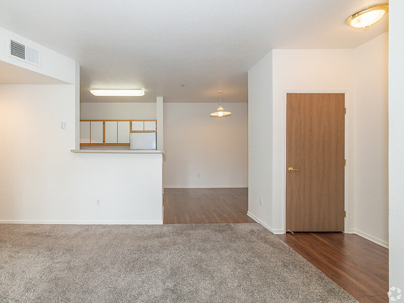 Apartment Kitchen | Crocker Oaks