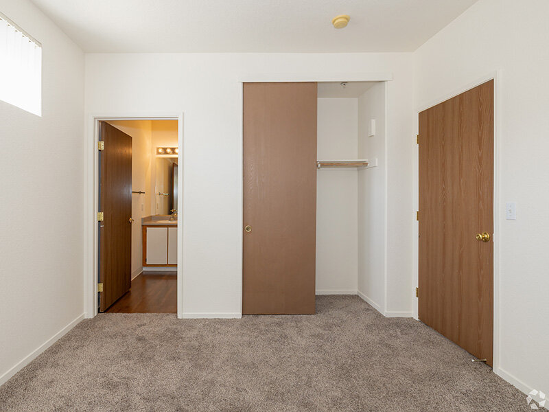 Interior Closet | Crocker Oaks