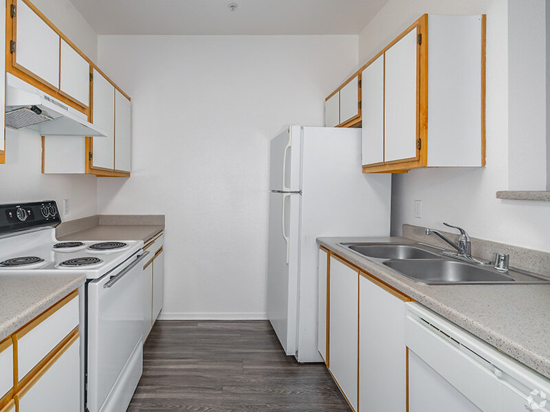 Fully Equipped Kitchen | Crocker Oaks Apartments