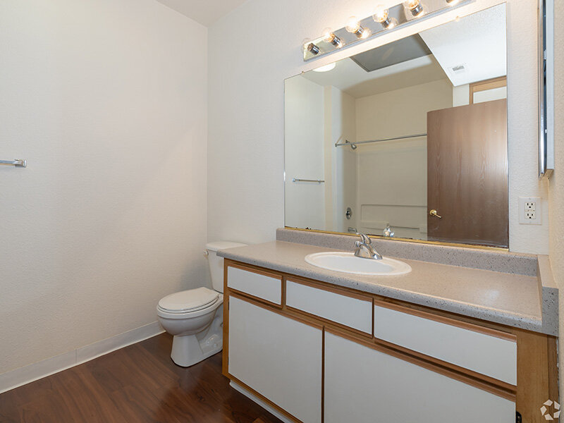 Large Bathroom | Crocker Oaks