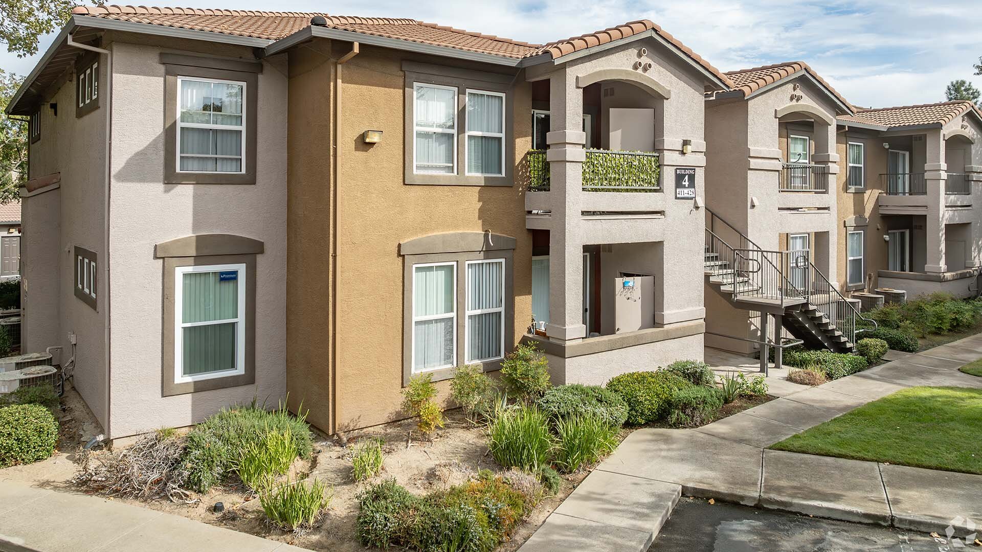 Crocker Oaks Apartments in Roseville, CA
