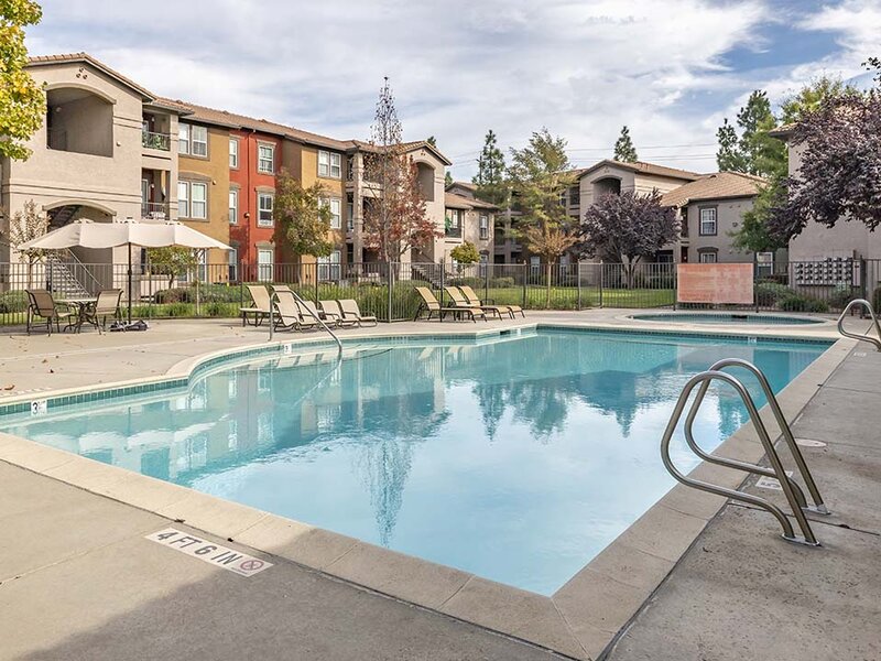Crocker Oaks Apartments in Roseville