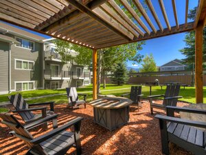 Outdoor Fire Pit | Mountain View Apartments