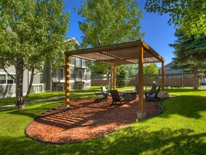 Fire Pit | Mountain View Apartments